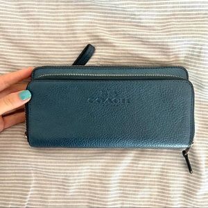Coach Accordion Wallet w External Zip Phone Pocket
